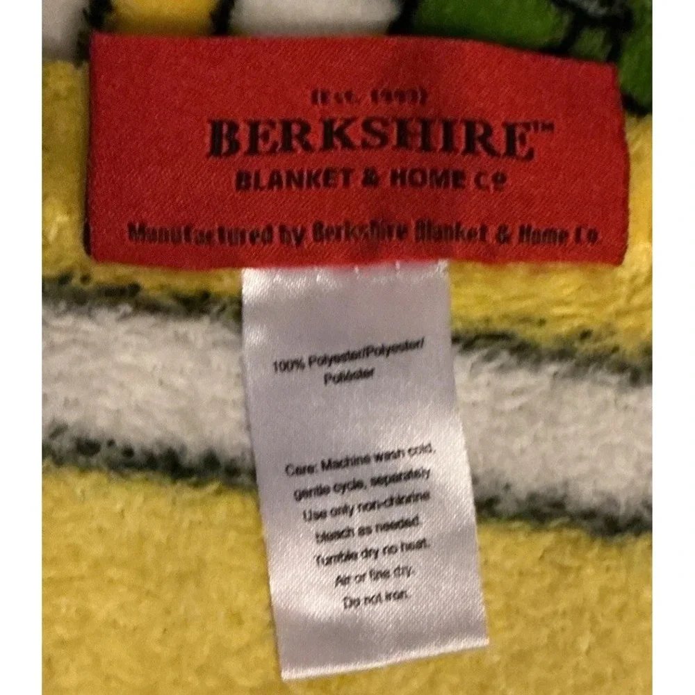 Berkshire Blanket Peanuts Linus‎ Snoopy Comic Strip 100% Polyester Throw 55x70